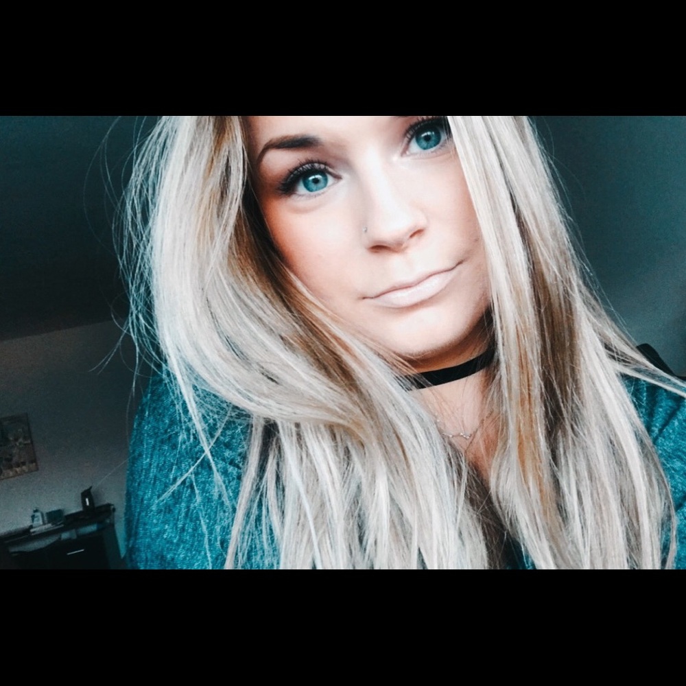 Meet your Posher, Devlynn